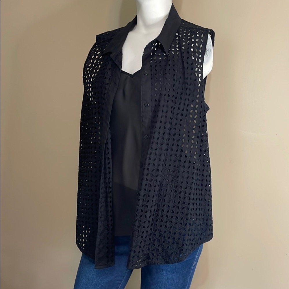 Liz Claiborne Sleeveless Blue and Black Boxy Blouse